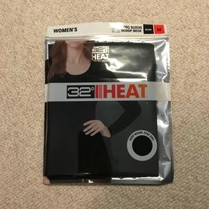 32 DEGREES LONG SLEEVE SCOOP NECK